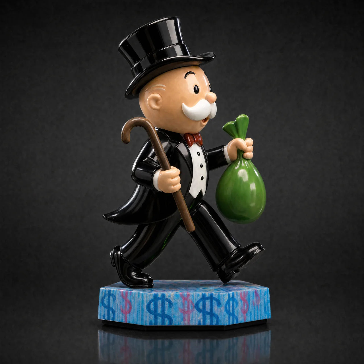 Closer Collectible Figure — MONTVNA